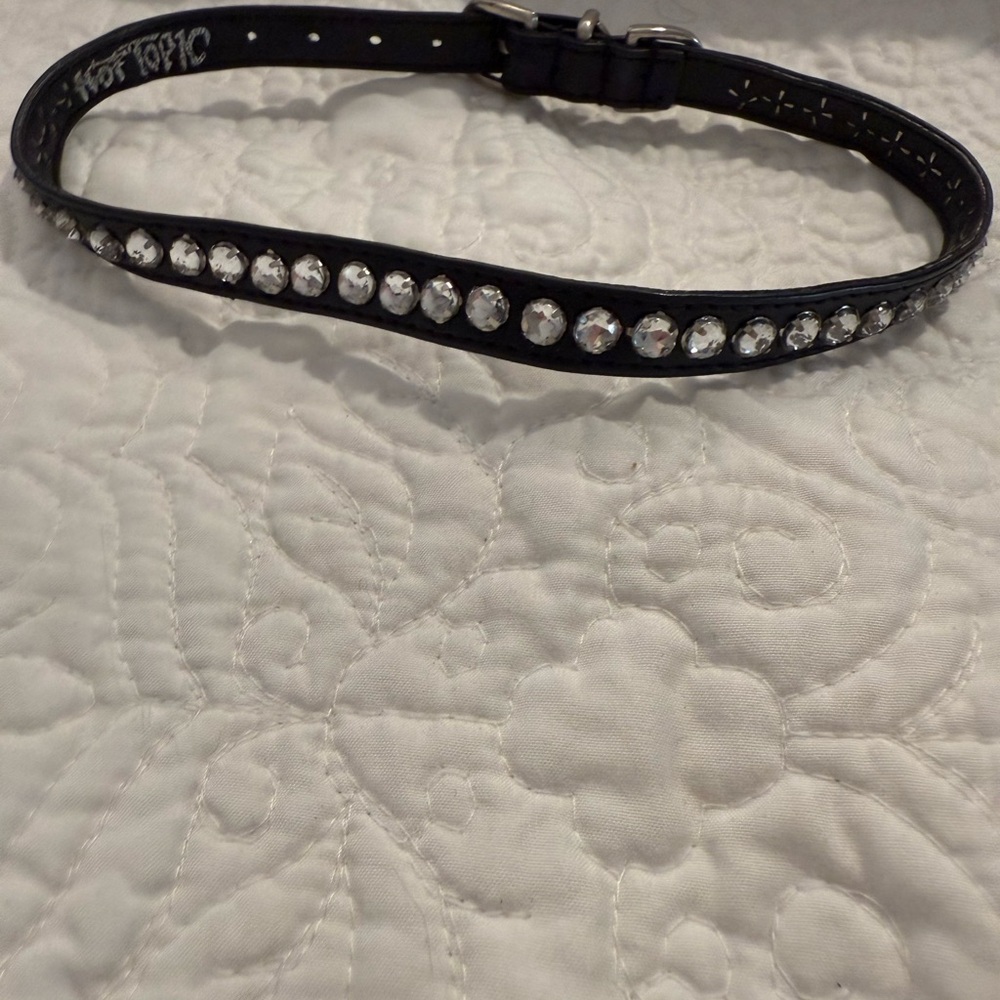 Hot Topic Black and Silver Rhinestone Choker